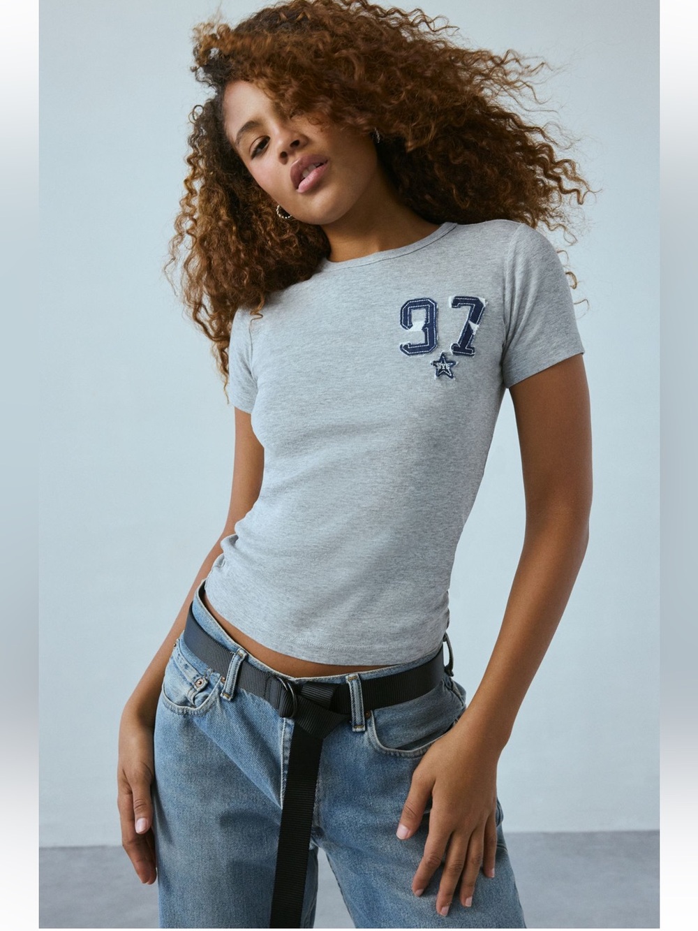 NEW!! Women’s Urban Outfitters Grey '97 Patch Slim Fit Crewneck Tee Size S